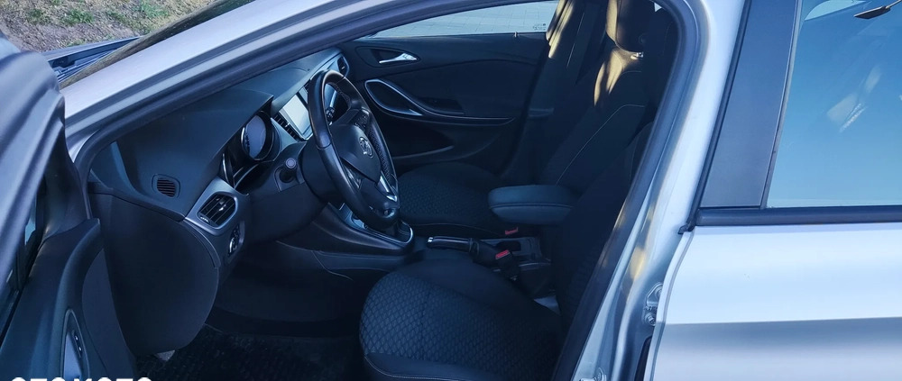Opel Astra cena 50700 przebieg: 94400, rok produkcji 2016 z Łódź małe 137
